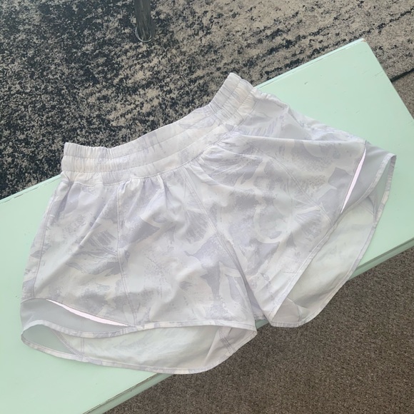 lululemon athletica Pants - Lululemon Hotty Hot short